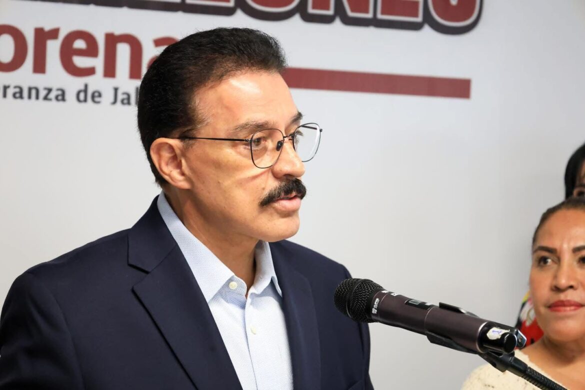 El senador jalisciense Carlos Lomelí