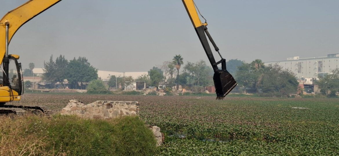 Limpia en la presa El Chicharrón