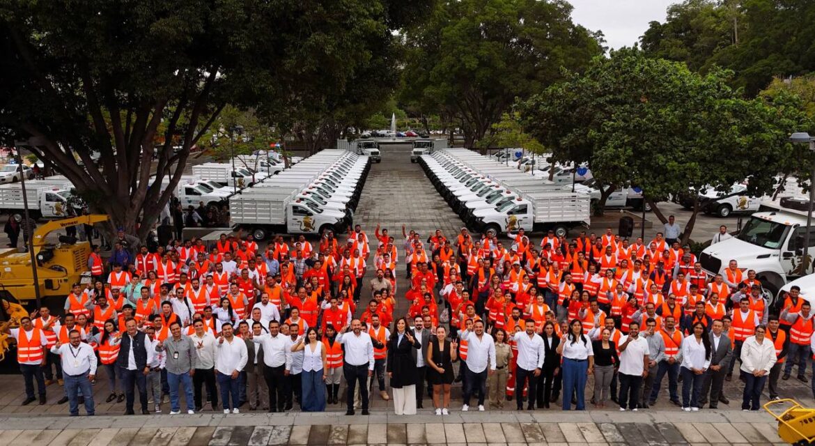 Entrega Guadalajara equipos a la ciudad